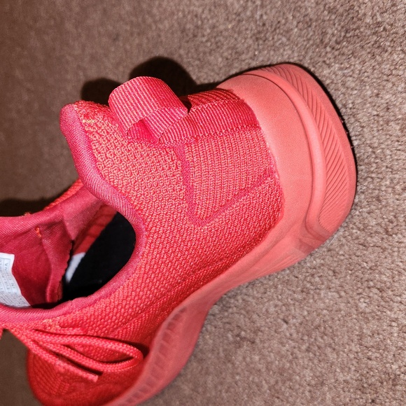 Feethit Red Sneakers - Picture 7 of 10